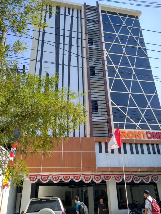 Front One Inn Semarang, Semarang