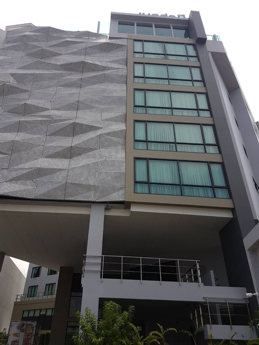 Bella B Hotel, Bang Kruai