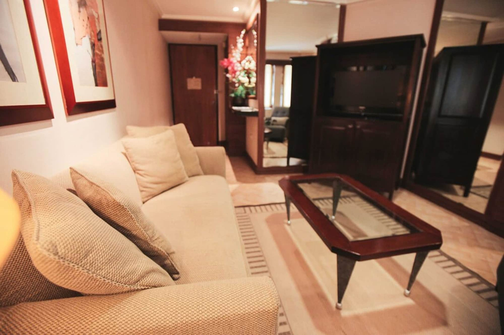 New Crown Hotel, Naga City