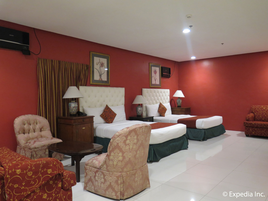 Dreamwave Hotel Lemery, Lemery