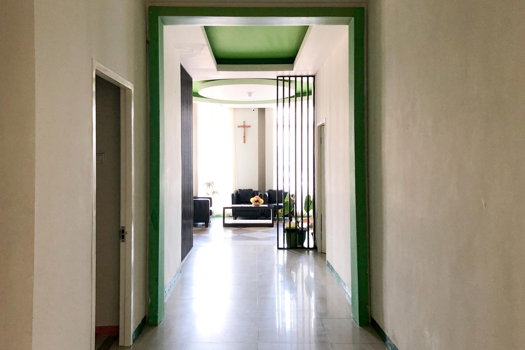 RedDoorz near Pantai Pede, Manggarai Barat