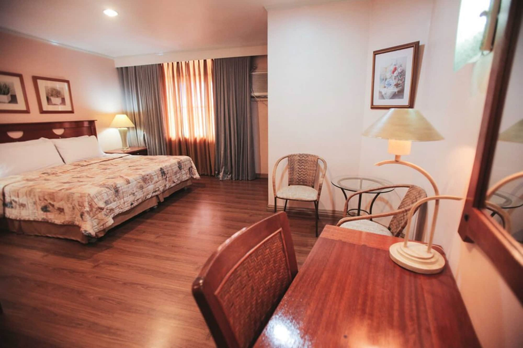 New Crown Hotel, Naga City