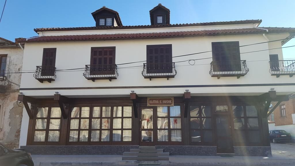 Hotel Bujtina e Bardhe, Korçës
