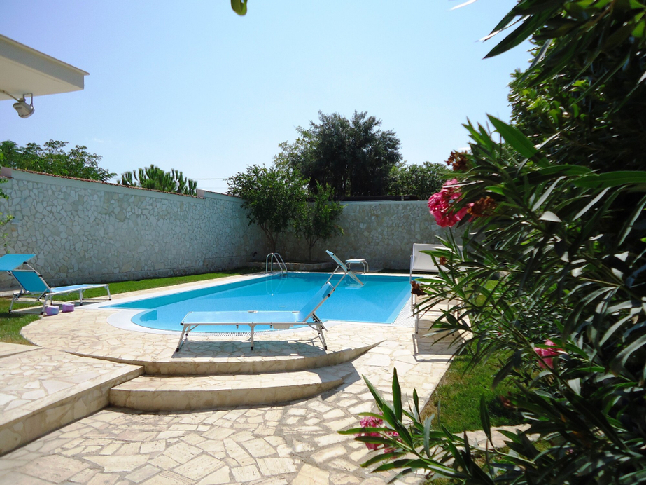 Villa Dafne, Bari