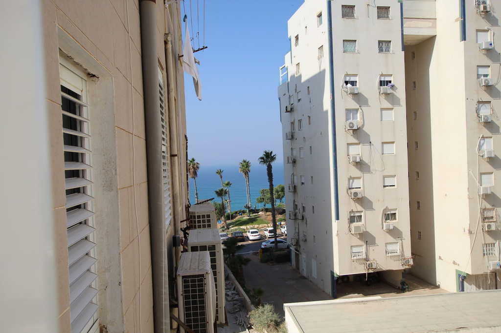 The Seasons King David apartment,