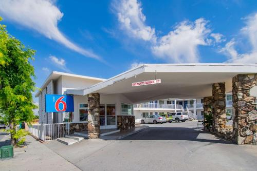 Motel 6 San Bernardino, CA - Downtown, San Bernardino