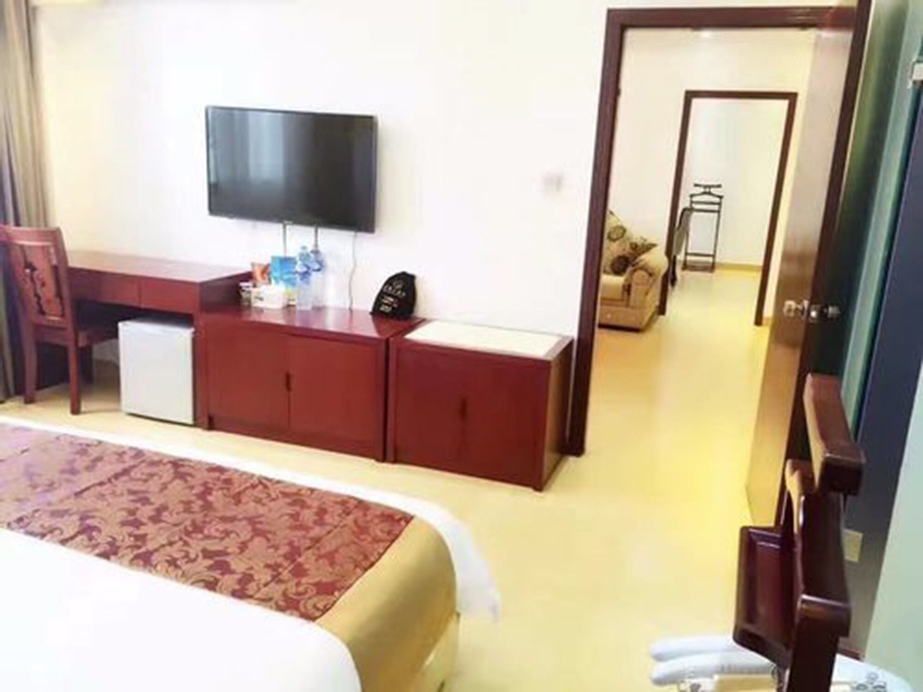 Jian Guo Grand Hotel, Sikhottabong