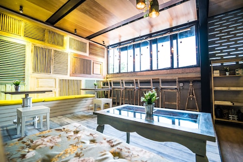 Summerbird - Bed and Brasserie, Bandung