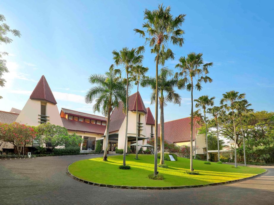 Novotel Surabaya Hotel & Suites, Surabaya