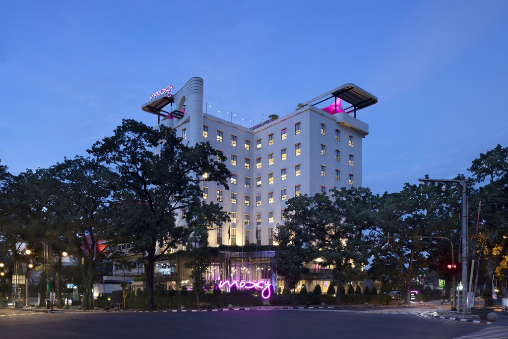Moxy Bandung, Bandung