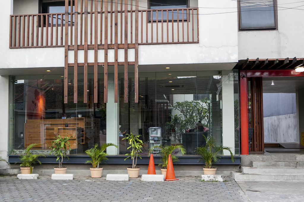 RedDoorz Plus near Asia Afrika 3, Bandung