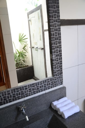 Arjuna Homestay, Buleleng