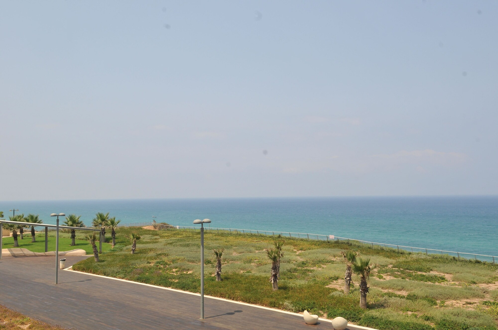 Island Luxurious Suites Hotel,
