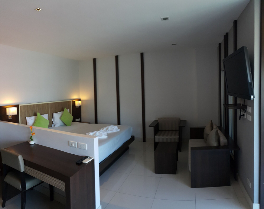 April Suites, Pattaya