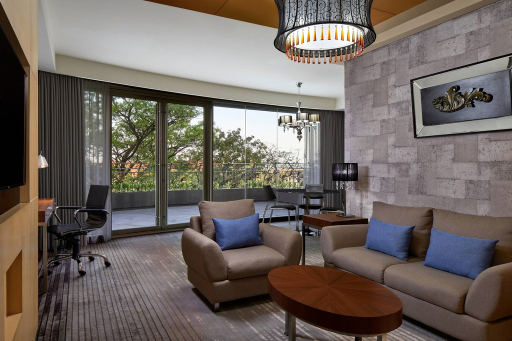 Courtyard by Marriott Bandung Dago, Bandung