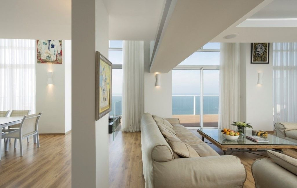 Island Luxurious Suites Hotel,