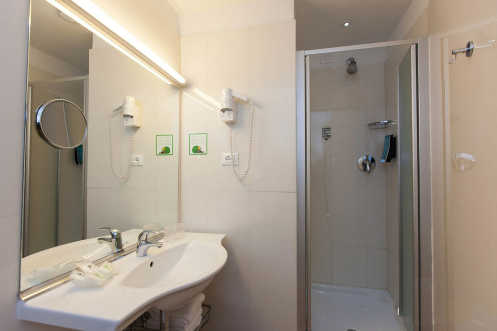 Bathroom 23