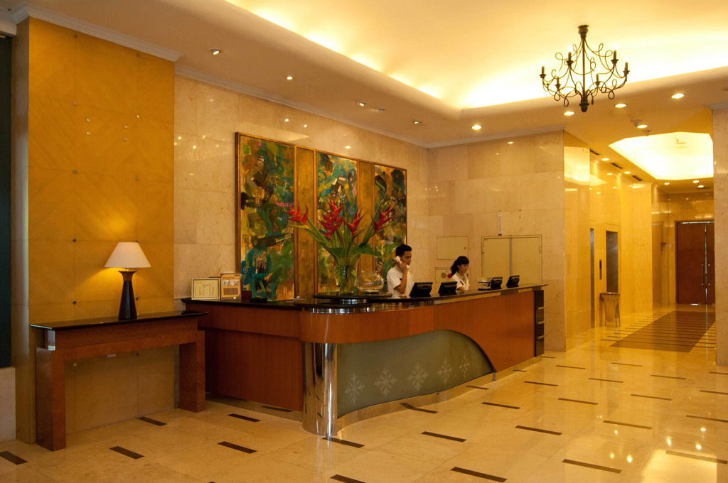 Grand Tropic Suites Hotel, Jakarta Barat Booking Murah di tiket.com