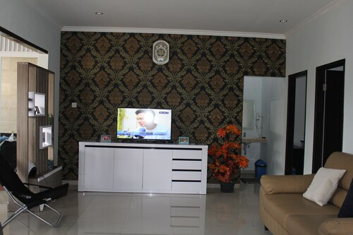 Pecatu Vira House, Badung