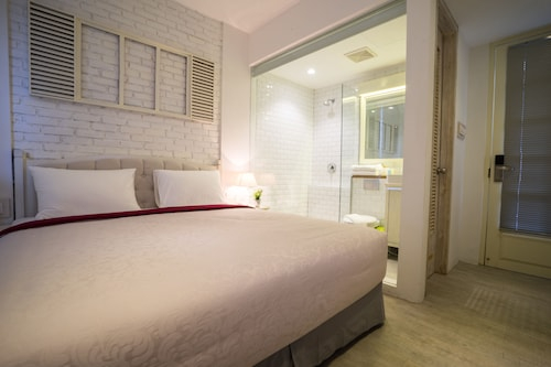 Summerbird - Bed and Brasserie, Bandung
