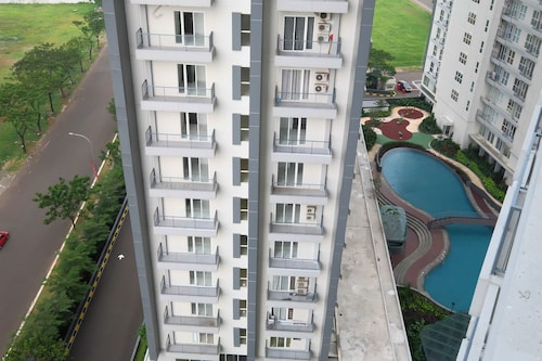Minimalist and Comfortable 1BR Casa De Parco Apartment By Travelio, Tangerang Selatan