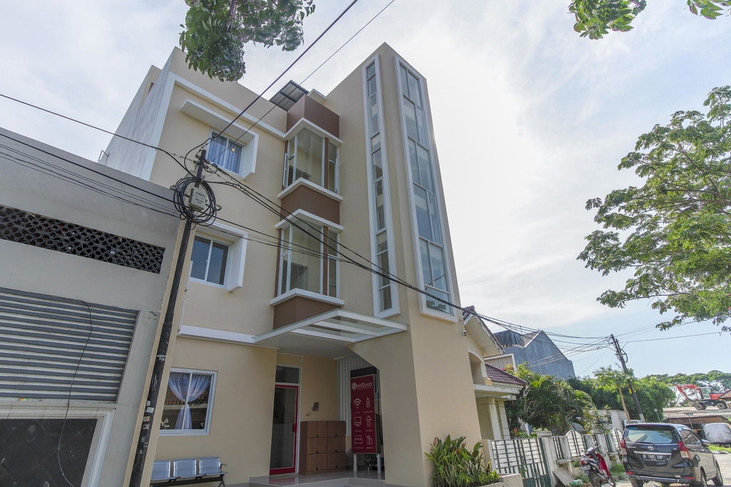 RedDoorz near Soekarno Hatta Airport, Tangerang