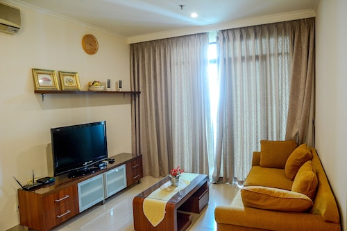 Best Spacious Hampton's Park Apartment, Jakarta Selatan