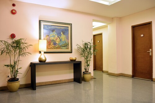 W Home Cikatomas, Jakarta Selatan