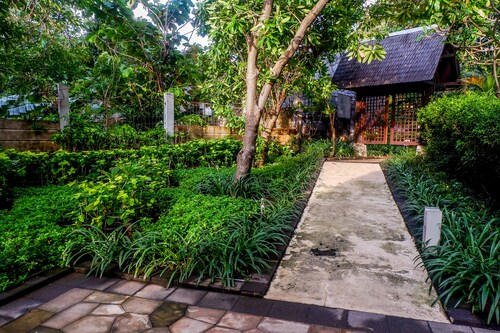 Best Spacious Hampton's Park Apartment, Jakarta Selatan