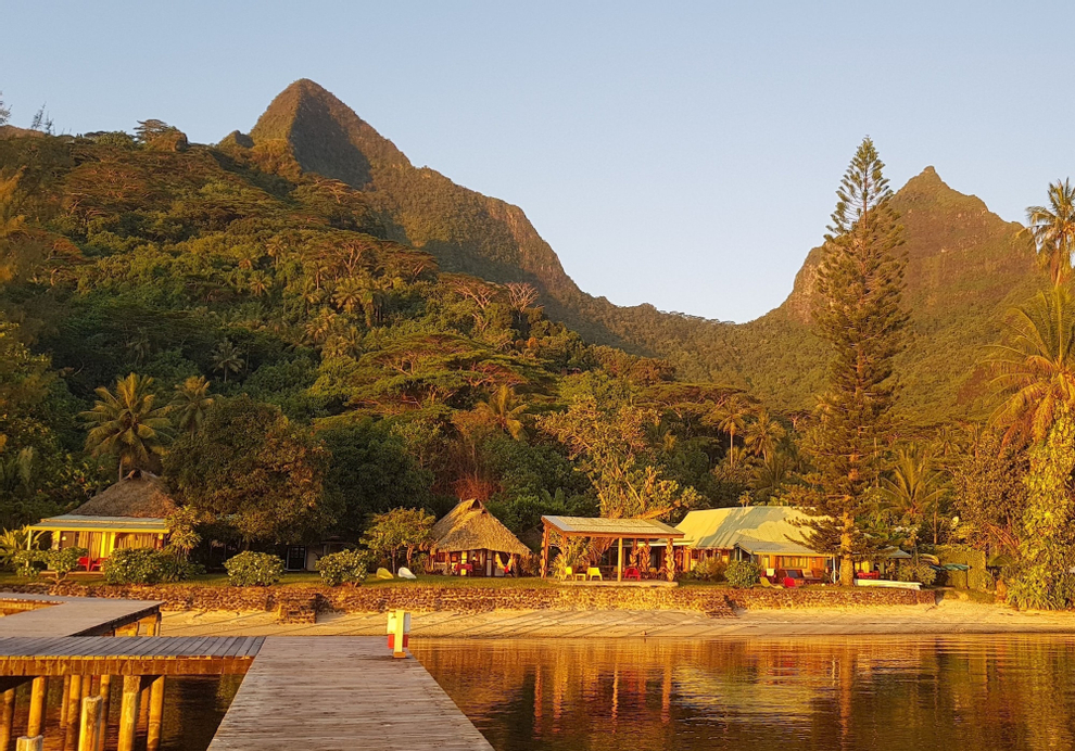Linareva Moorea Beach Resort,