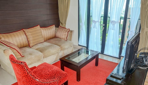 Spacious Hampton's Park Apartment with Working Space, Jakarta Selatan