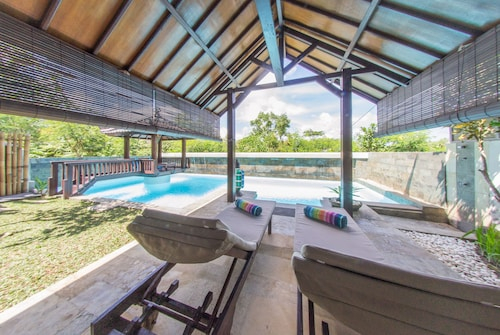 Bahagia Villas Ungasan, Badung