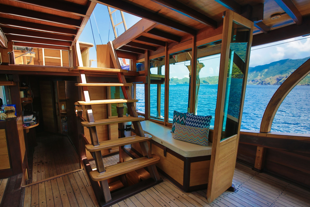 Tanaka Liveaboard Raja Ampat, Manggarai Barat
