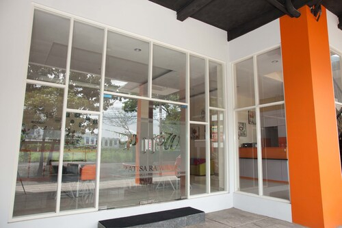 RedDoorz near ITS University, Surabaya