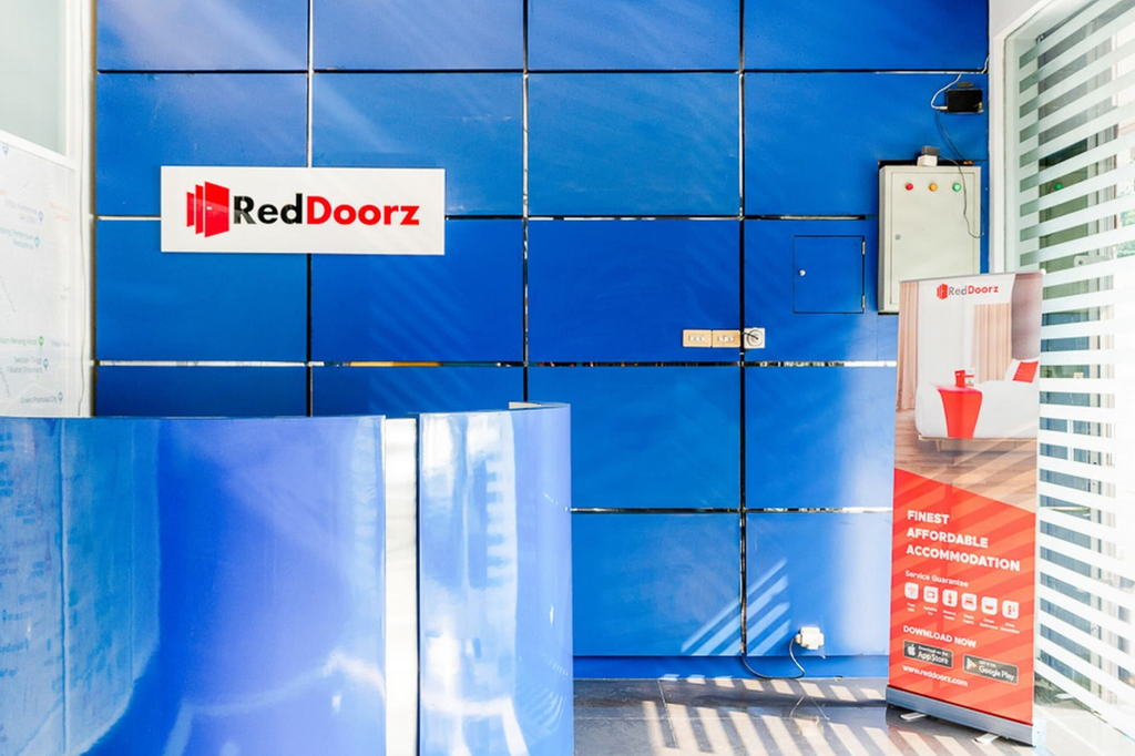 RedDoorz Plus near Taman Ismail Marzuki, Jakarta Pusat