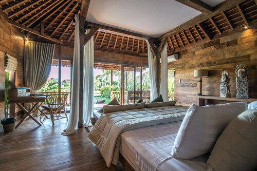 Marika Sawah Villas-5Bedroom Private Pool, Badung