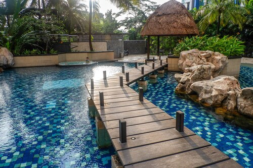 Best Spacious Hampton's Park Apartment, Jakarta Selatan