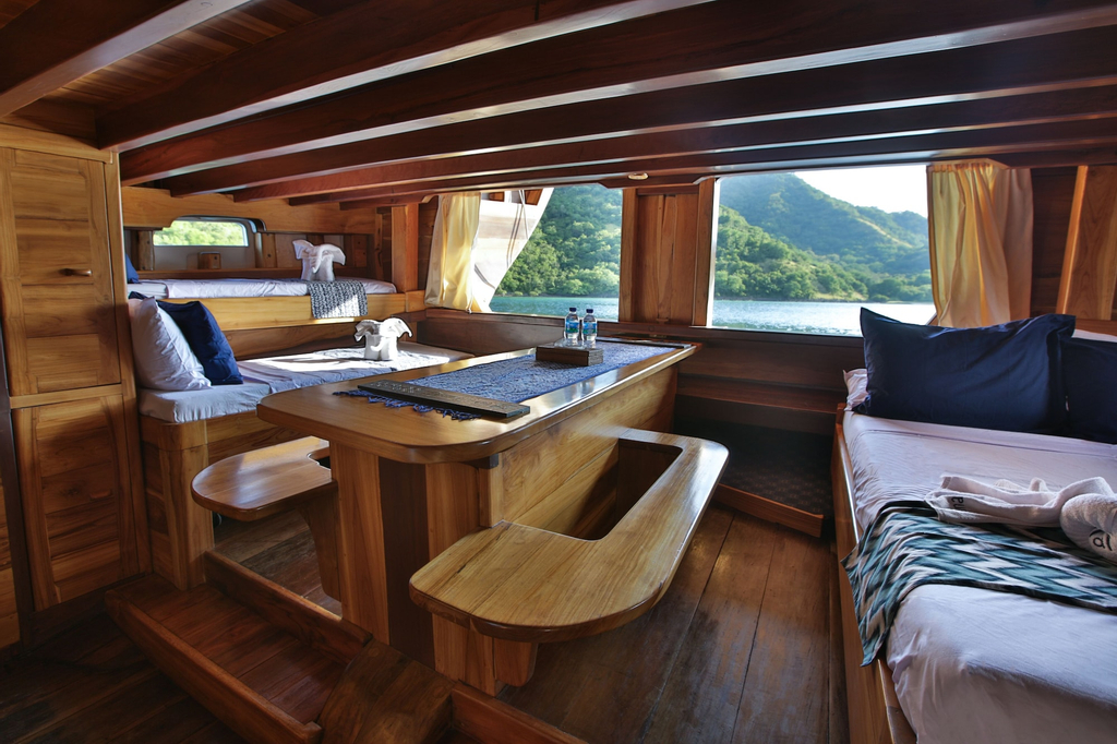 Tanaka Liveaboard Raja Ampat, Manggarai Barat