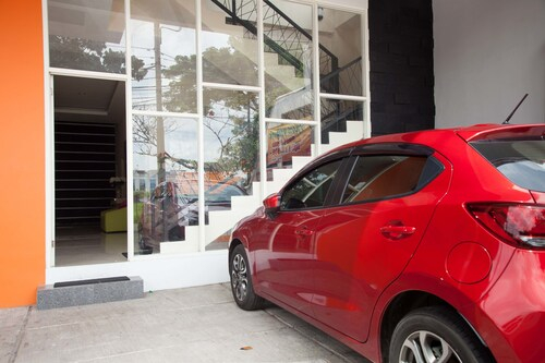 RedDoorz near ITS University, Surabaya