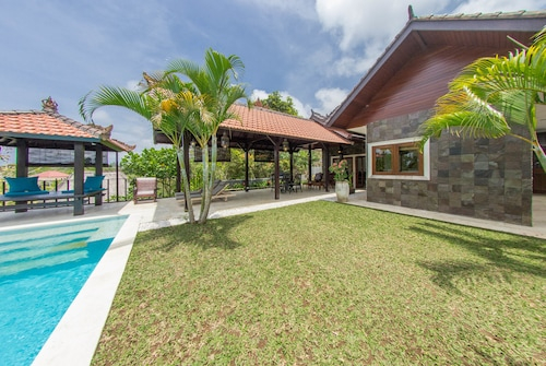 Bahagia Villas Ungasan, Badung