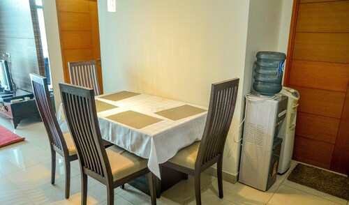 Spacious Hampton's Park Apartment with Working Space, Jakarta Selatan