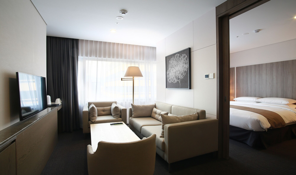 Center Mark Hotel, Jongro