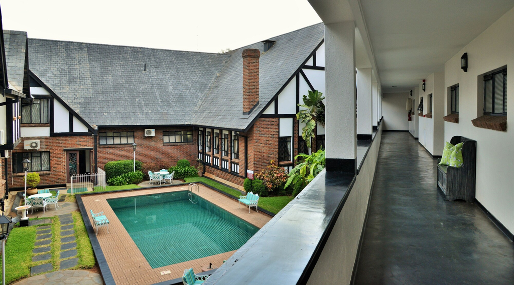Cresta Churchill, Bulawayo