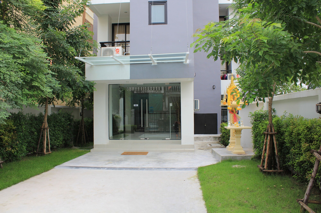 UTD Aries Hotel & Residence, Suan Luang