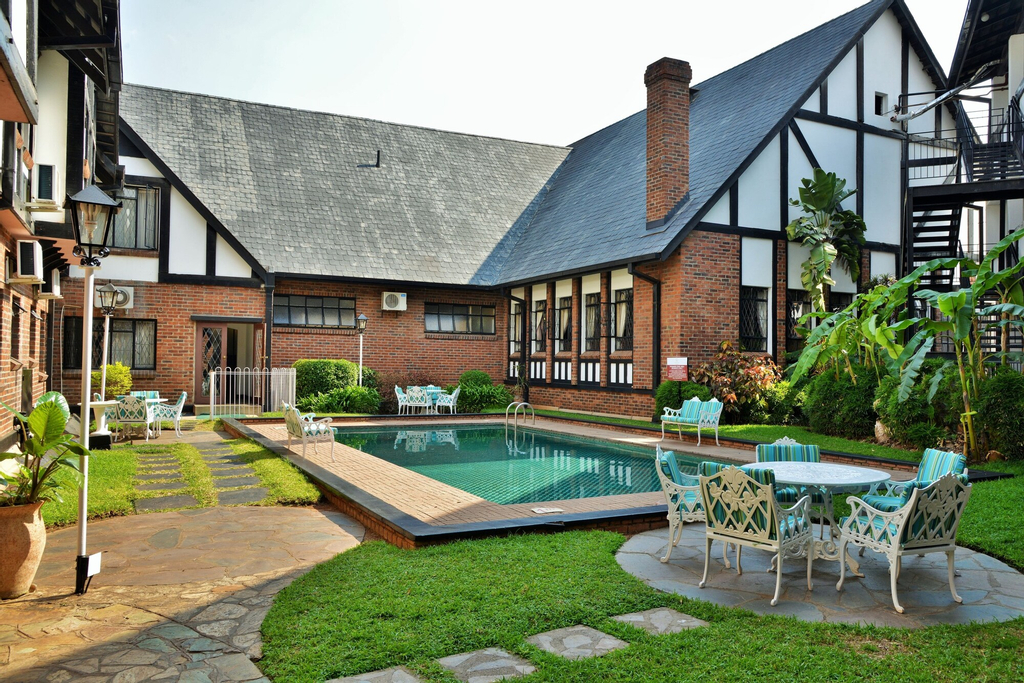 Cresta Churchill, Bulawayo