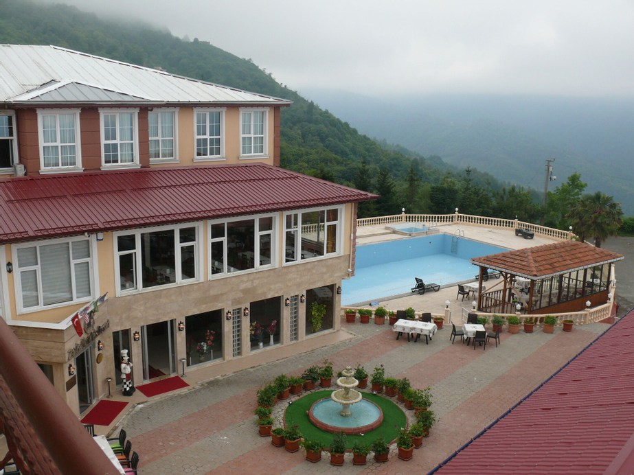 Zarha Mountain Resort, Sürmene