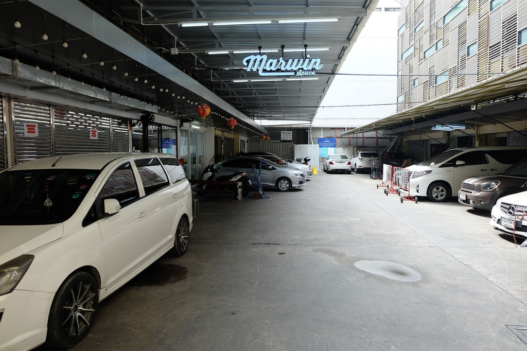 Marwin Space, Ratchathewi