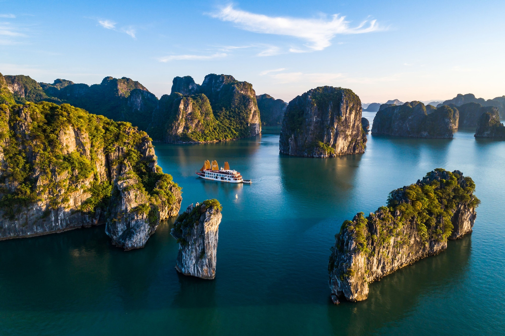 Emperor Cruise Ha Long, Hạ Long