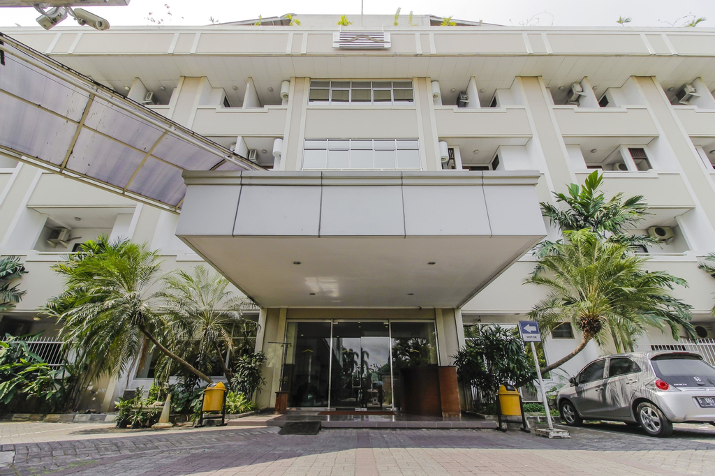 RedDoorz Plus near GBK Senayan, West Jakarta