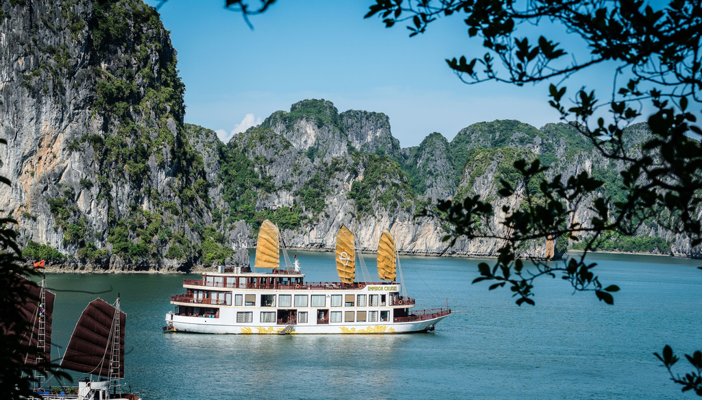 Emperor Cruise Ha Long, Hạ Long